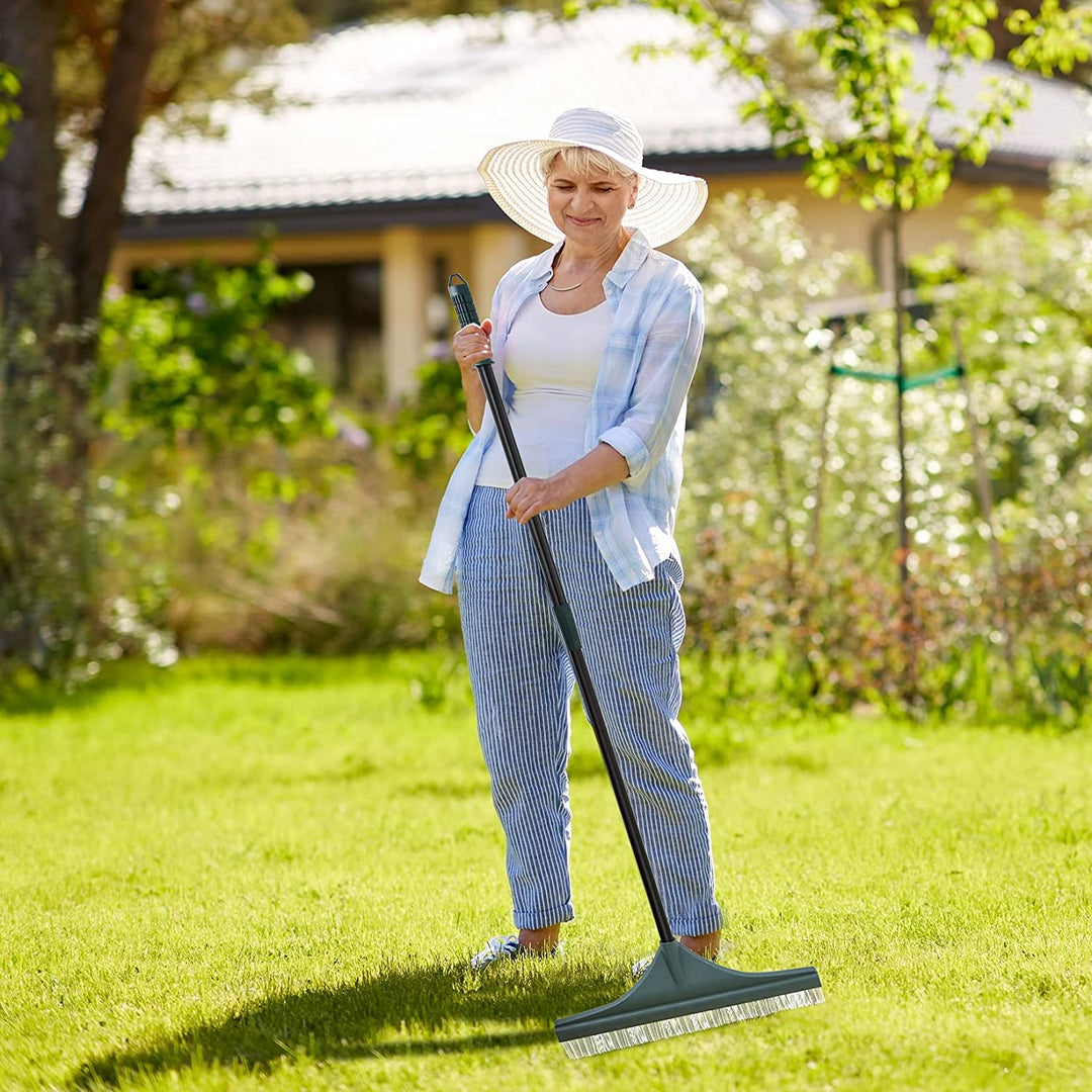 Scopa a pettine con manico per pulizia erba sintetica 45 x h 132 cm