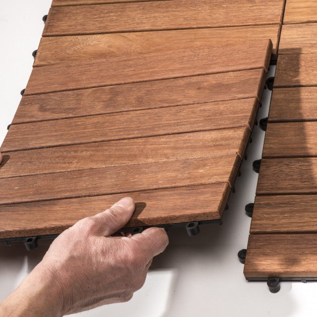 Pavimento modulare "Patio" Piano in legno rigato con supporto in PVC per giardino e terrazzo